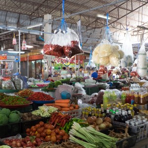 Marché local près de Khao Sok